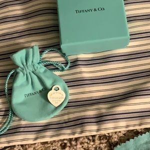 Return to Tiffany tag
